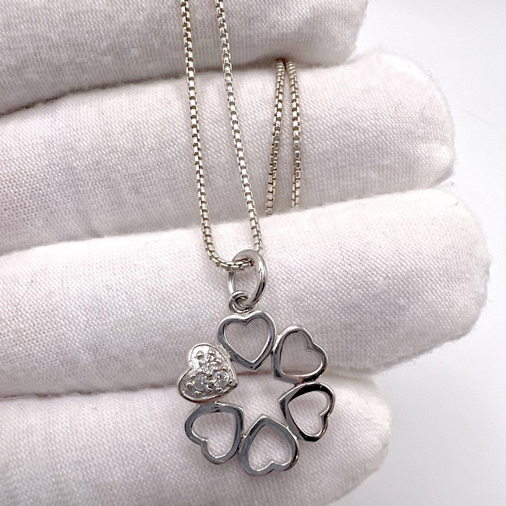 .925 Sterling Silver Heart Wreath Necklace with Cz Accents - Picture 4 of 15